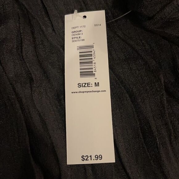 NWT Passports Women’s Button Top Size Medium - Picture 5 of 6